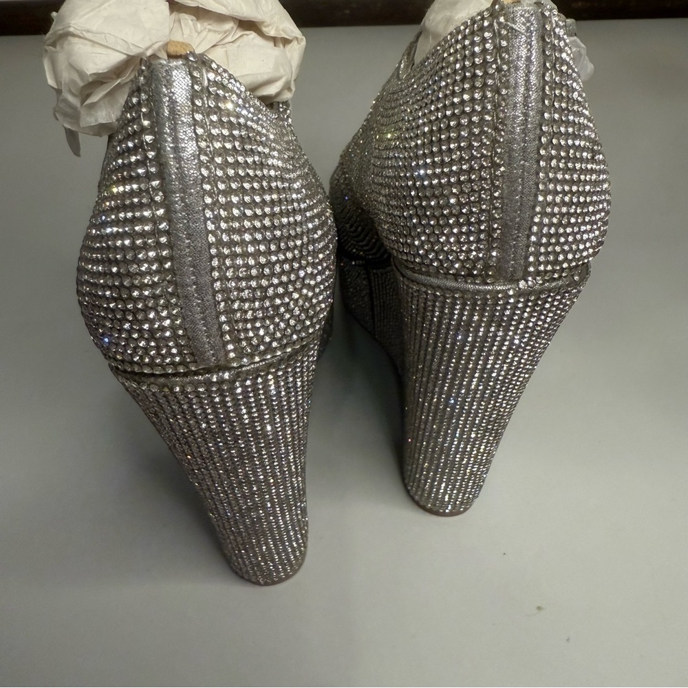 Steve Madden Macie Rhinestones Wedge Heels Size 6 - Picture 5 of 8
